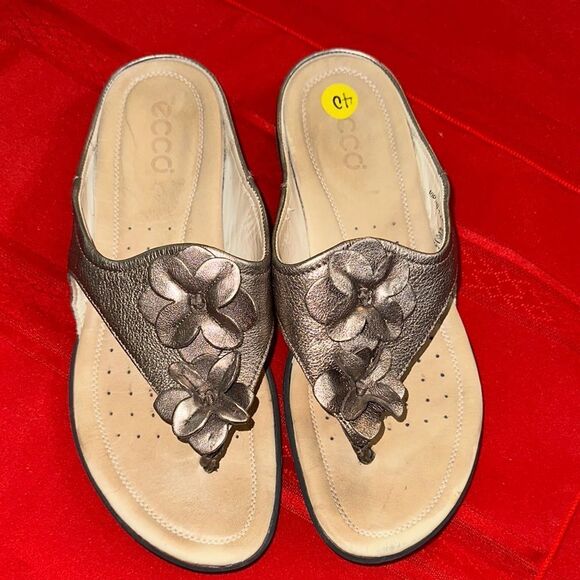 Ecco Floral Gold Sandals Size 40 - Picture 1 of 12